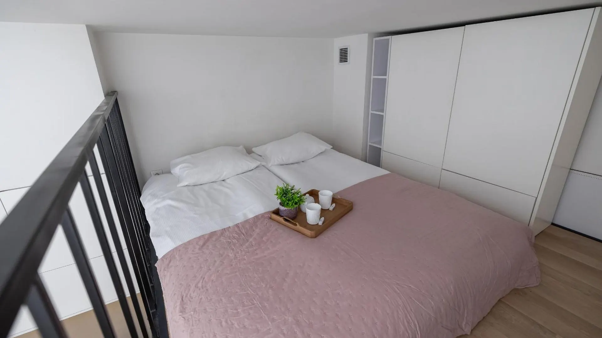 Apartment Studio Z Klimatyzacja Na Krakowskim Kazimierzu By Noclegi Renters