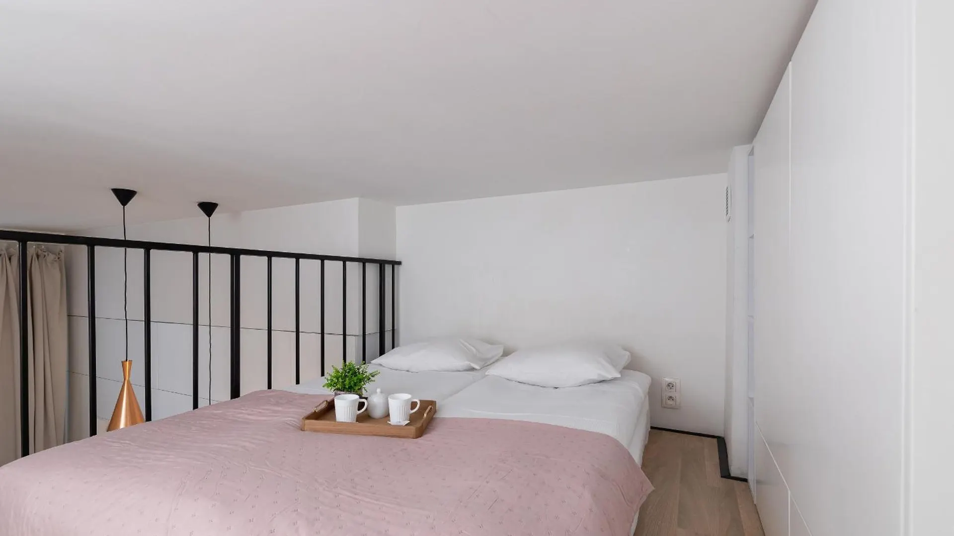 Studio Z Klimatyzacja Na Krakowskim Kazimierzu By Noclegi Renters Apartment Krakow